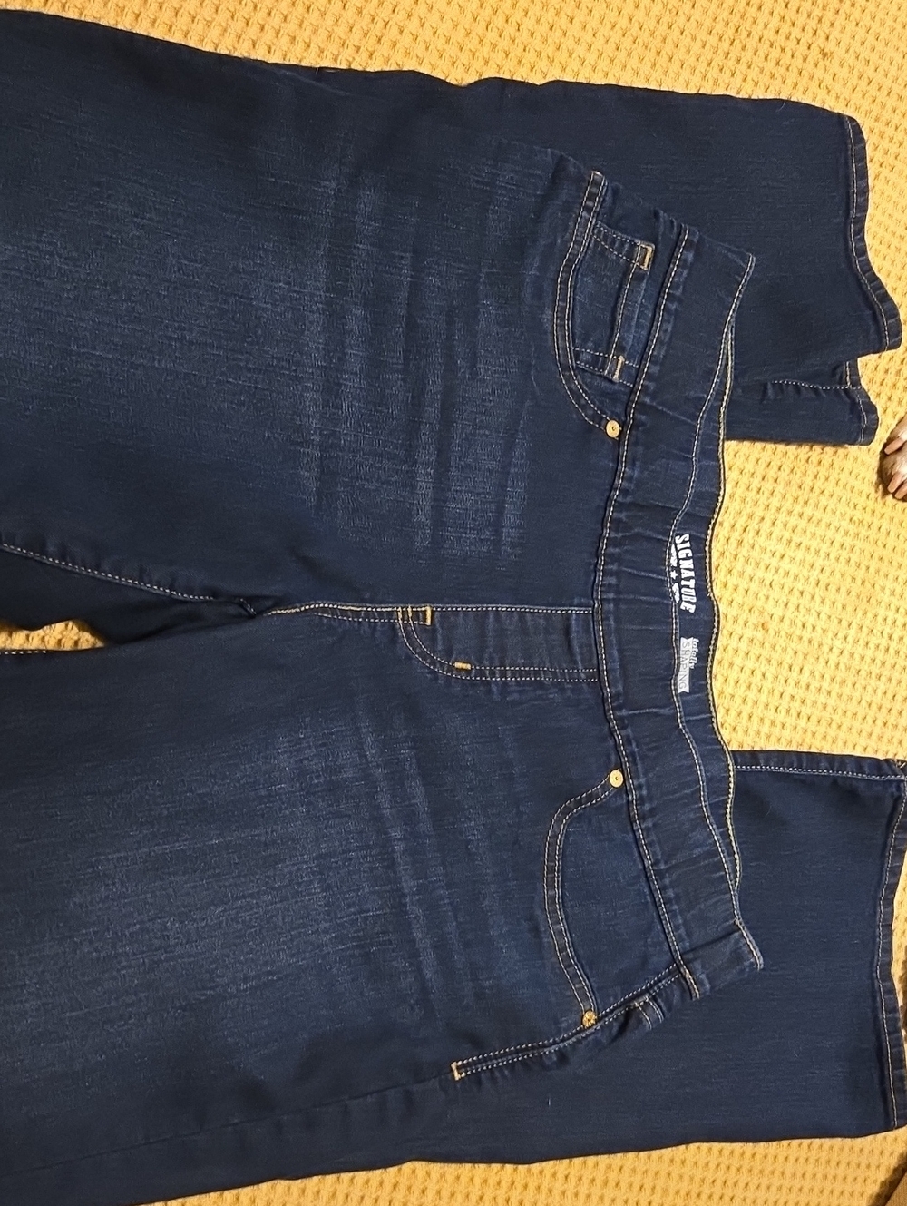 Levi Dark Wash Blue Jeans
